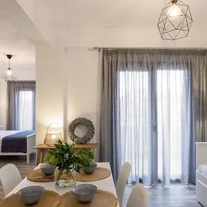 Ellie's Studios-apartments Νικήτη